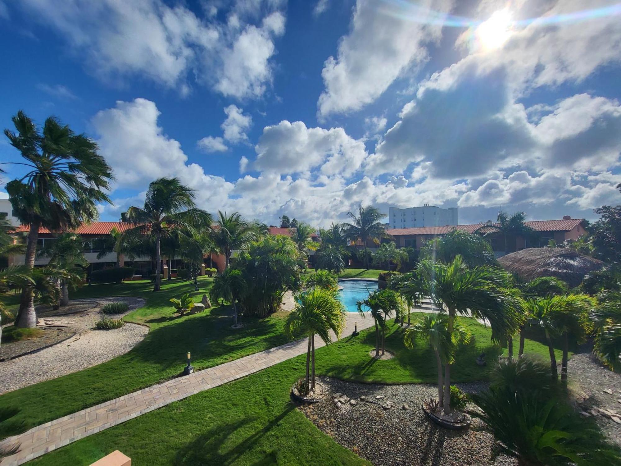 Eagle Vacation Home, Pool View And Beach Steps Away Palm Beach Exterior photo