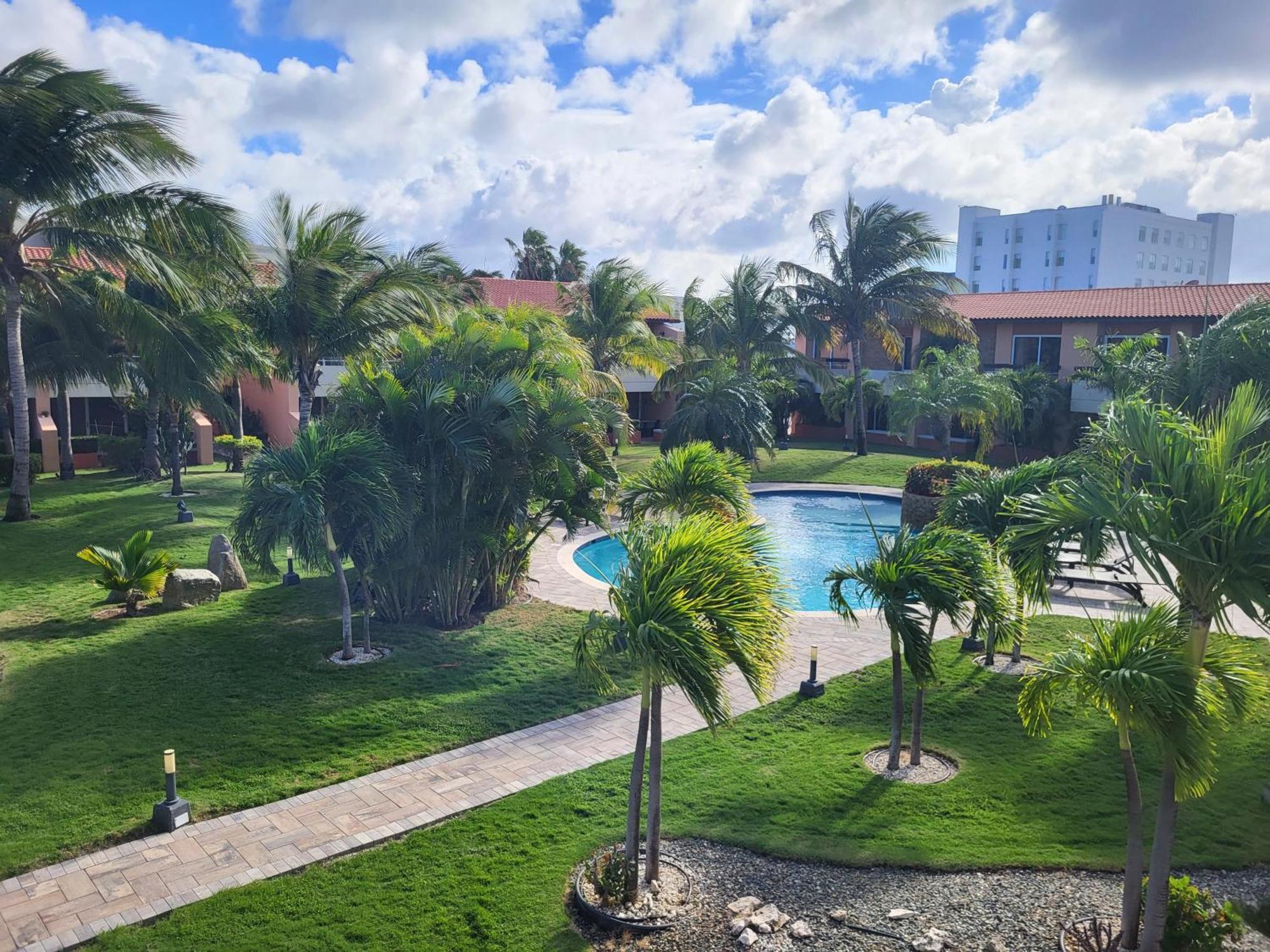 Eagle Vacation Home, Pool View And Beach Steps Away Palm Beach Exterior photo