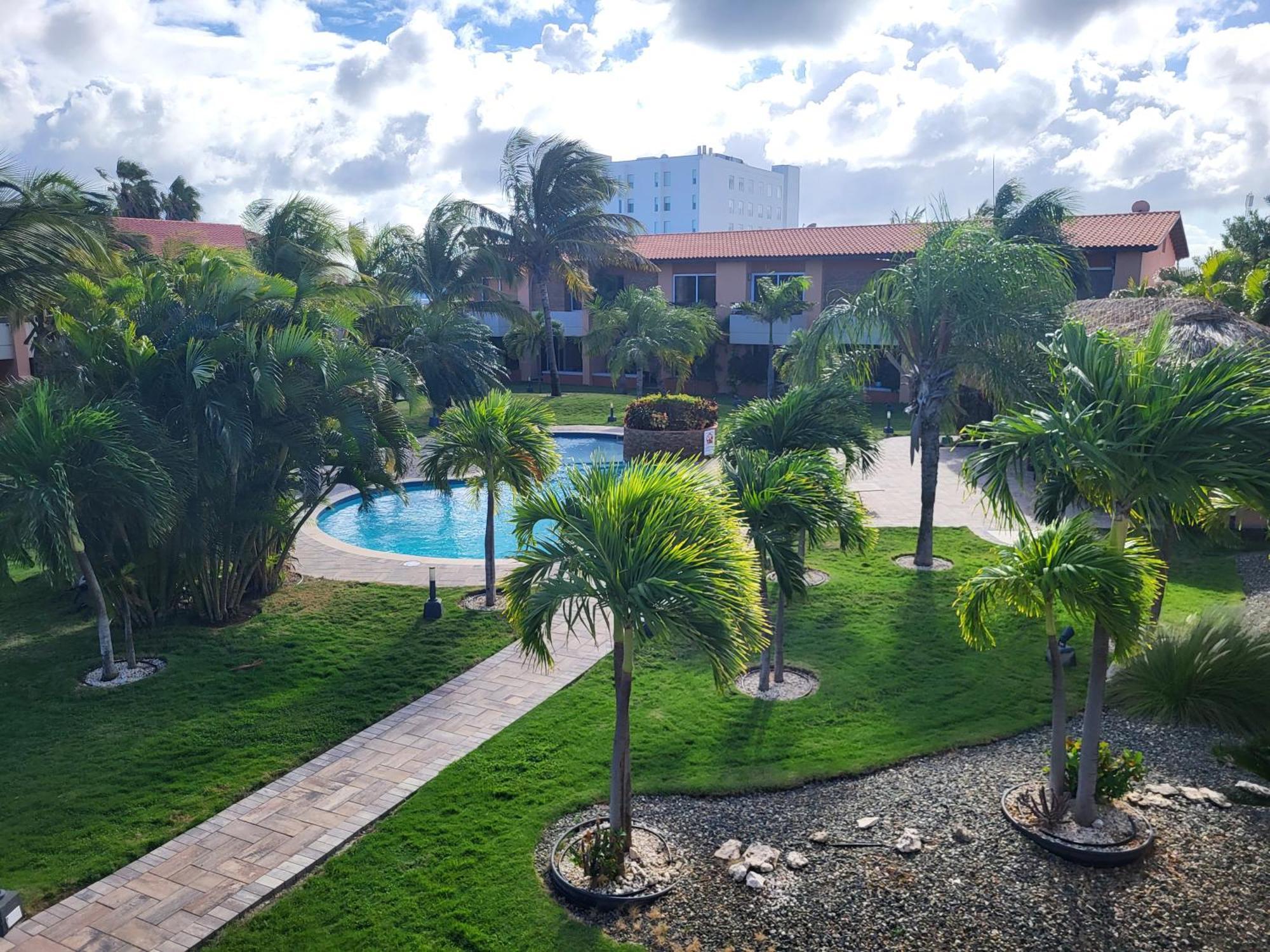 Eagle Vacation Home, Pool View And Beach Steps Away Palm Beach Exterior photo