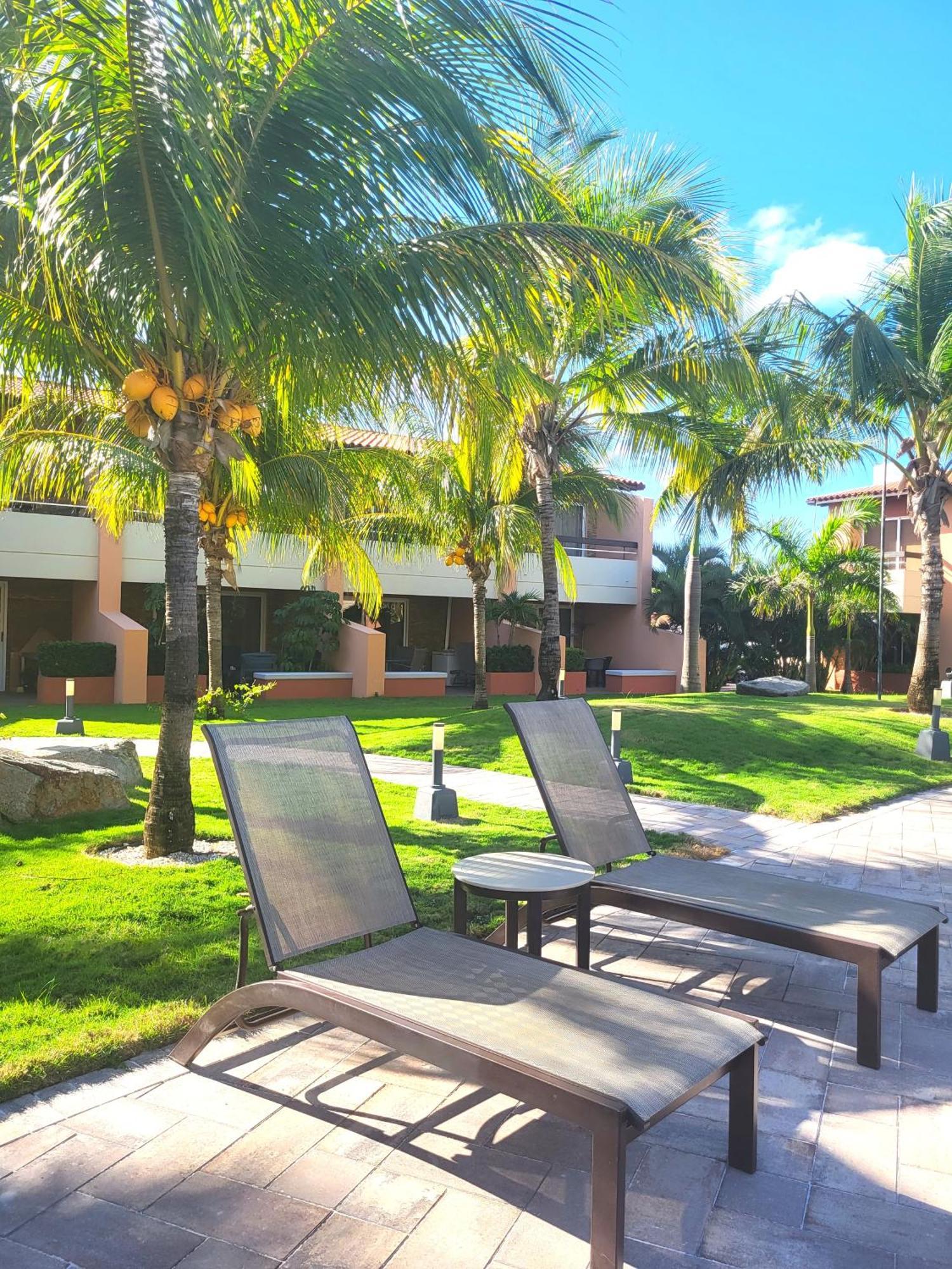 Eagle Vacation Home, Pool View And Beach Steps Away Palm Beach Exterior photo