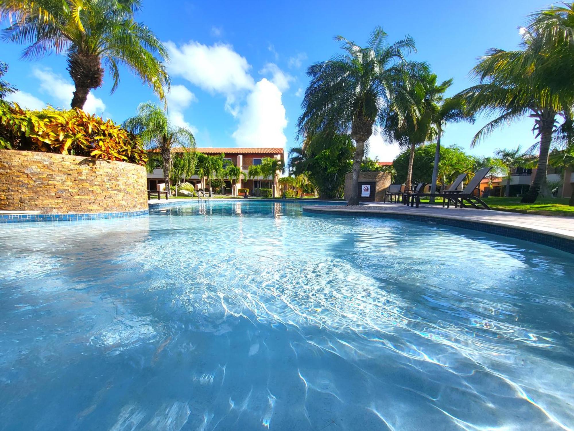 Eagle Vacation Home, Pool View And Beach Steps Away Palm Beach Exterior photo