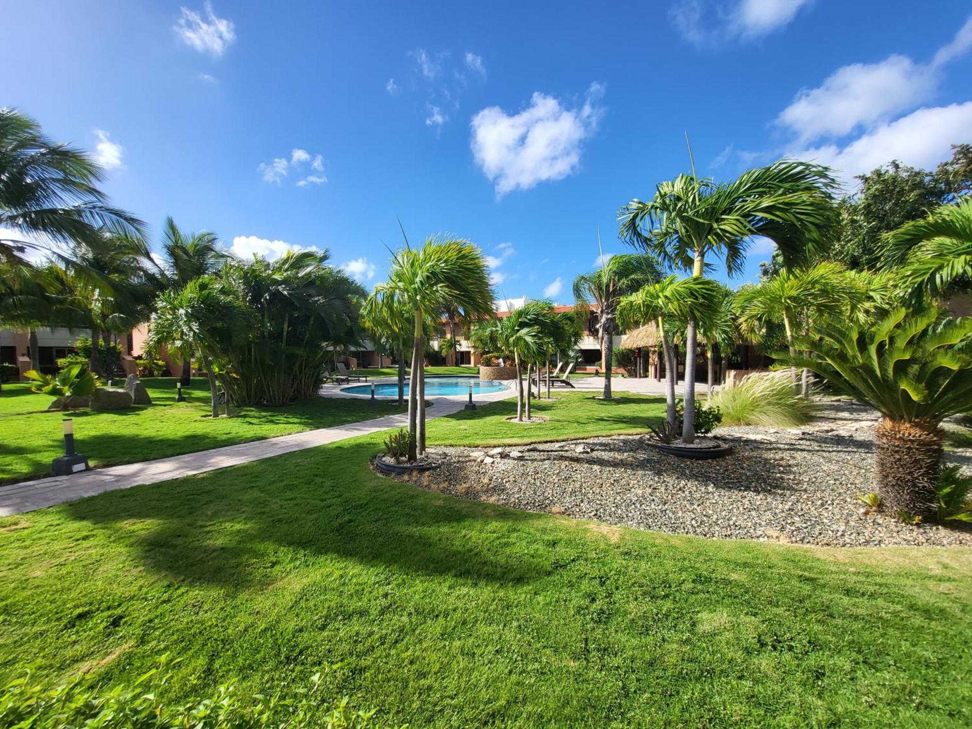 Eagle Vacation Home, Pool View And Beach Steps Away Palm Beach Exterior photo