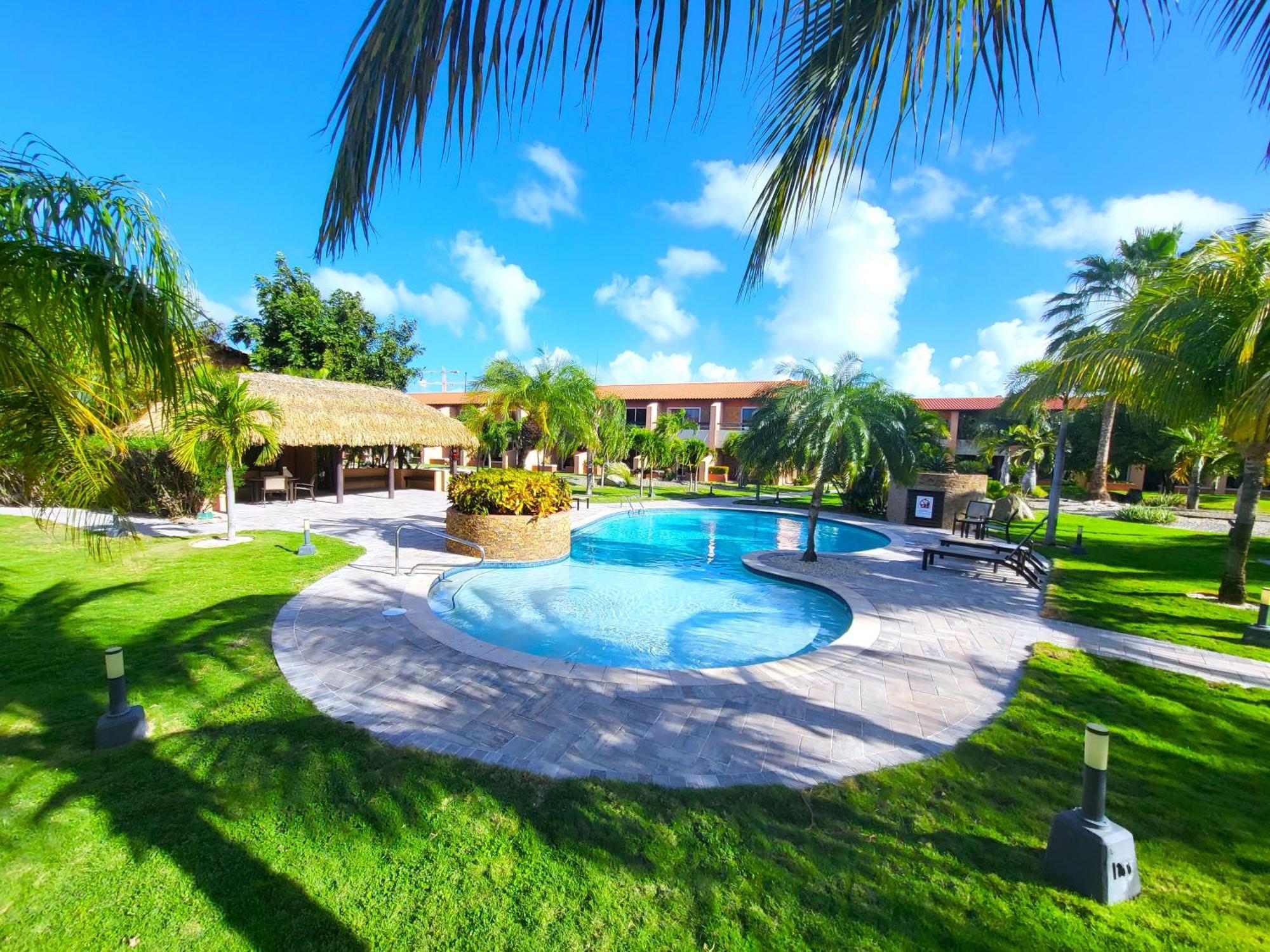 Eagle Vacation Home, Pool View And Beach Steps Away Palm Beach Exterior photo